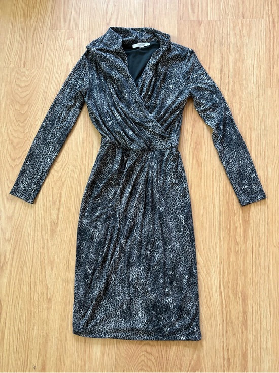 MaxMara Dresses & Skirts - MaxMara grey black leopard print faux wrap stretchy dress sz 38 (sz 4) old money